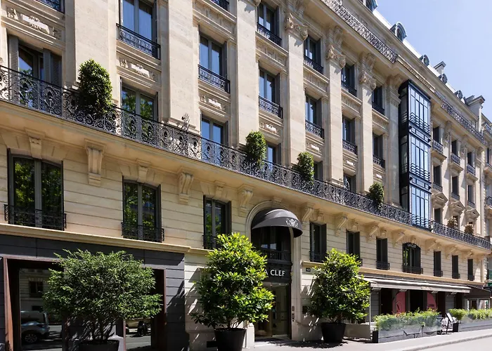 La Clef Tour Eiffel Paris By The Crest Collection